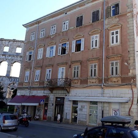 Amphiteater Art Apartman Pula Extérieur photo